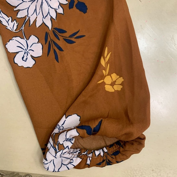 Forever 21 Tie Wrap-Around Blouse - Picture 3 of 5